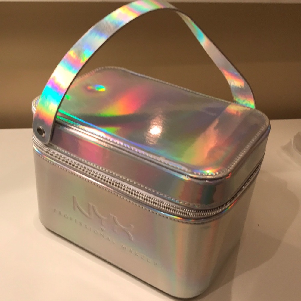 Nyx small train Case